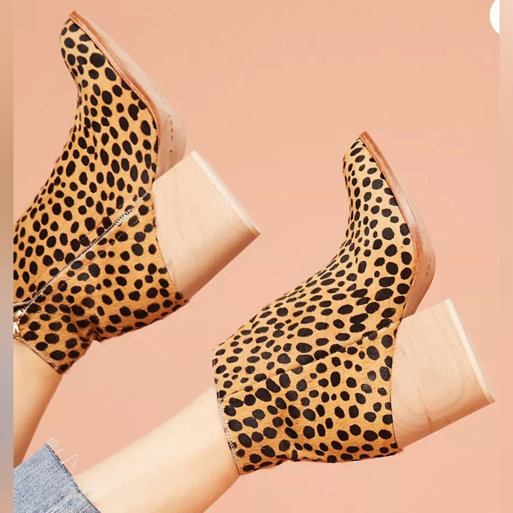 Anthropologie Ceri Hovde Benson Booties Animal Print Zip Heeled Women’s Sz 9.5